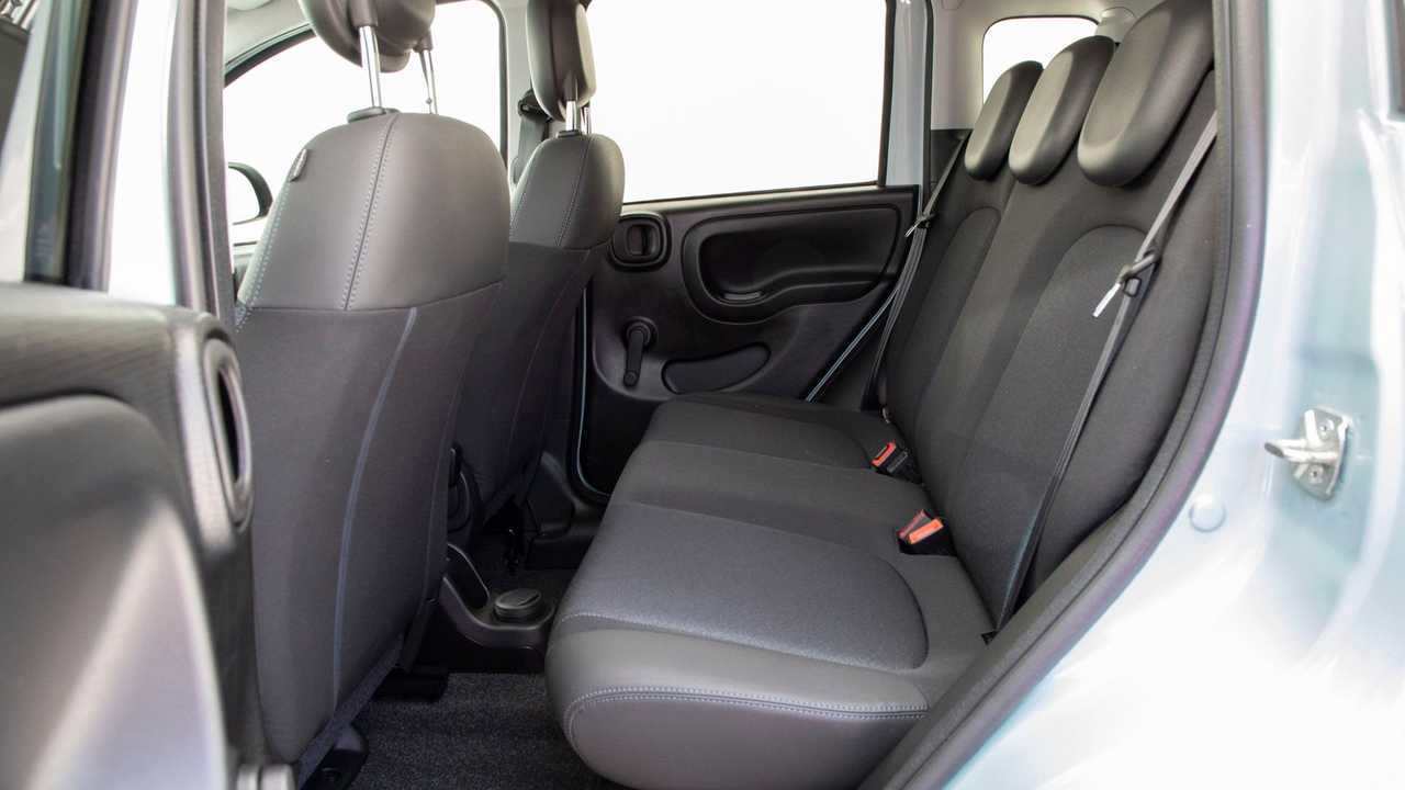 Fiat Panda Cross Hybrid Launch Edition prueba asientos traseros