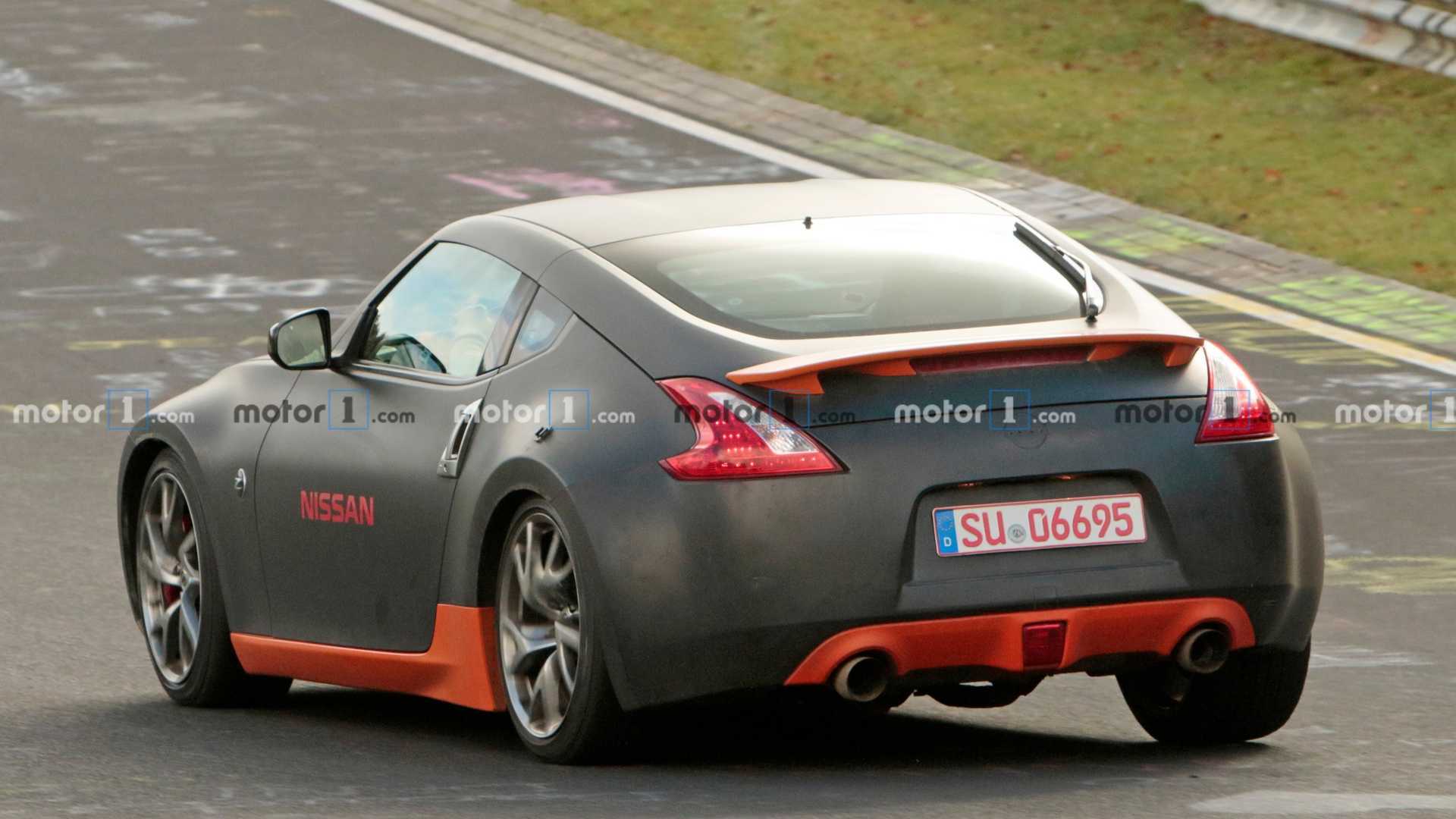 Nissan 370Z Test Mule Spy Photo