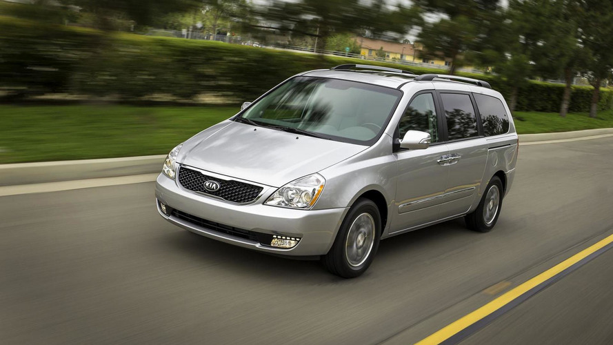 Kia Sedona returns from the dead with minor updates