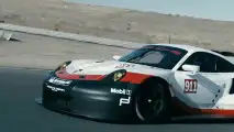 Nuova Porsche 911 RSR, i teaser 006