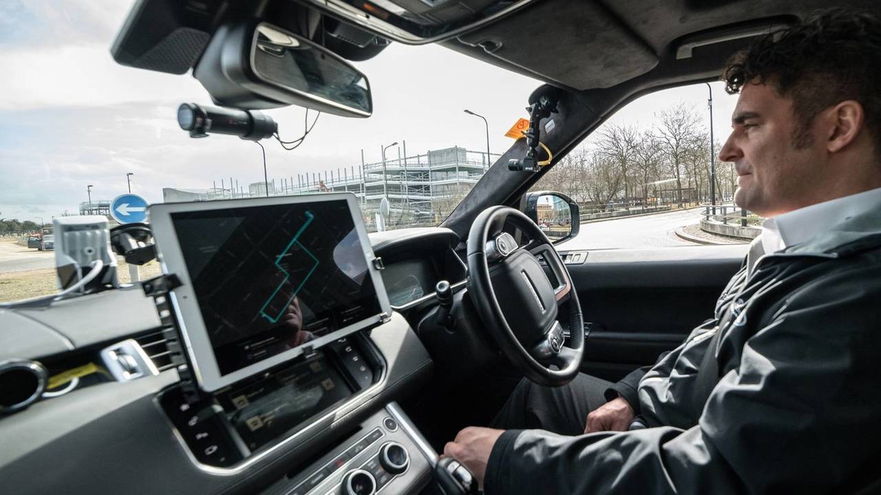 Jaguar Land Rover car valet autonomo