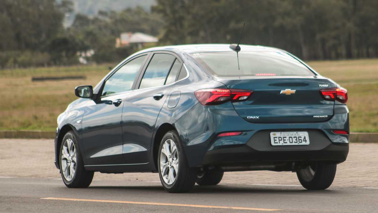 Contacto en Brasil: Chevrolet Onix Plus