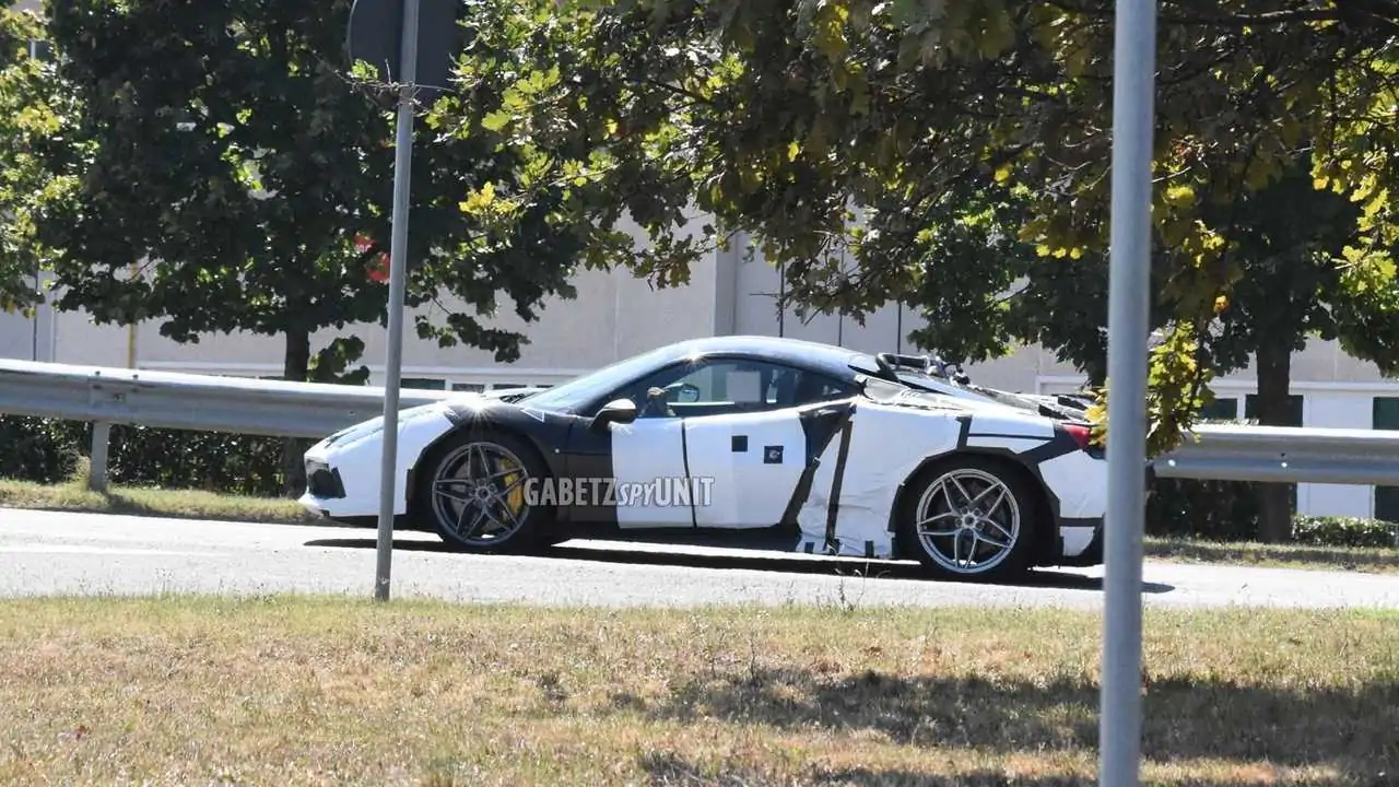 Ferrari V6 Hybrid Erlkonig Mit Seltsamem Testequipment Erwischt