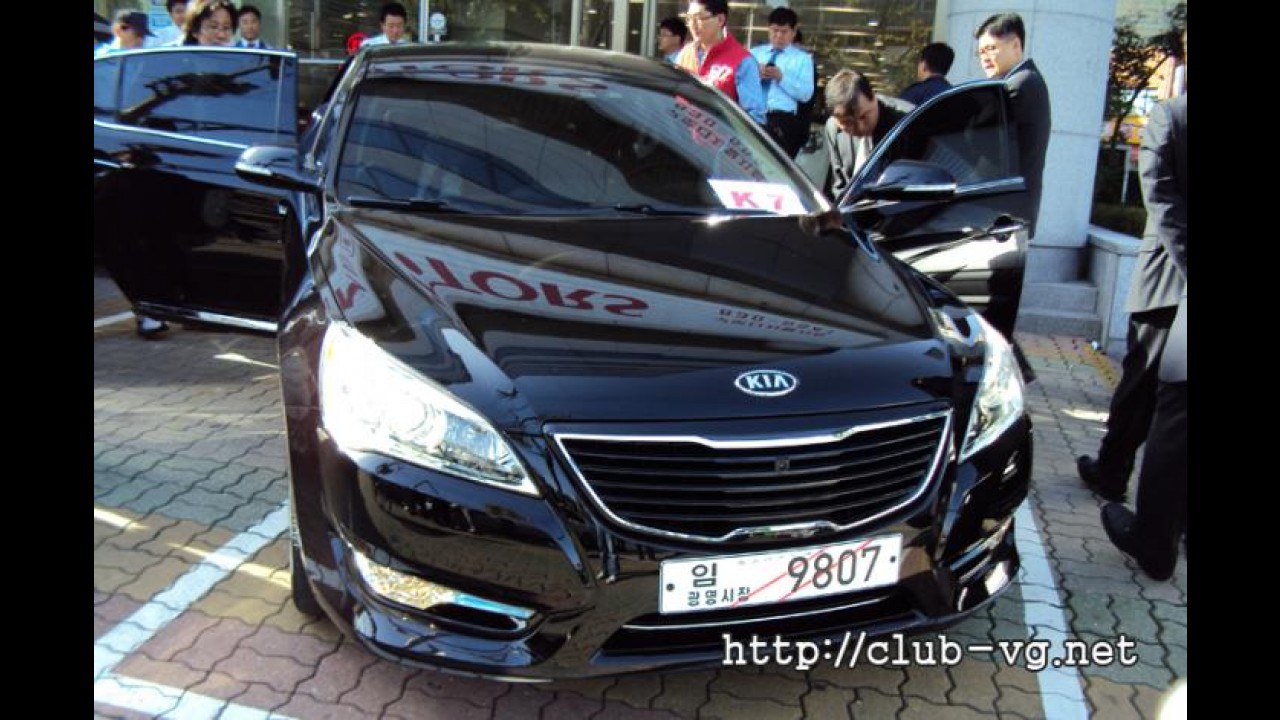 Novo sedan Kia K7 chega como Cadenza em mercados fora da Coréia - Veja mais fotos