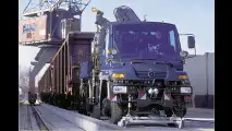Auf Schiene und Straße