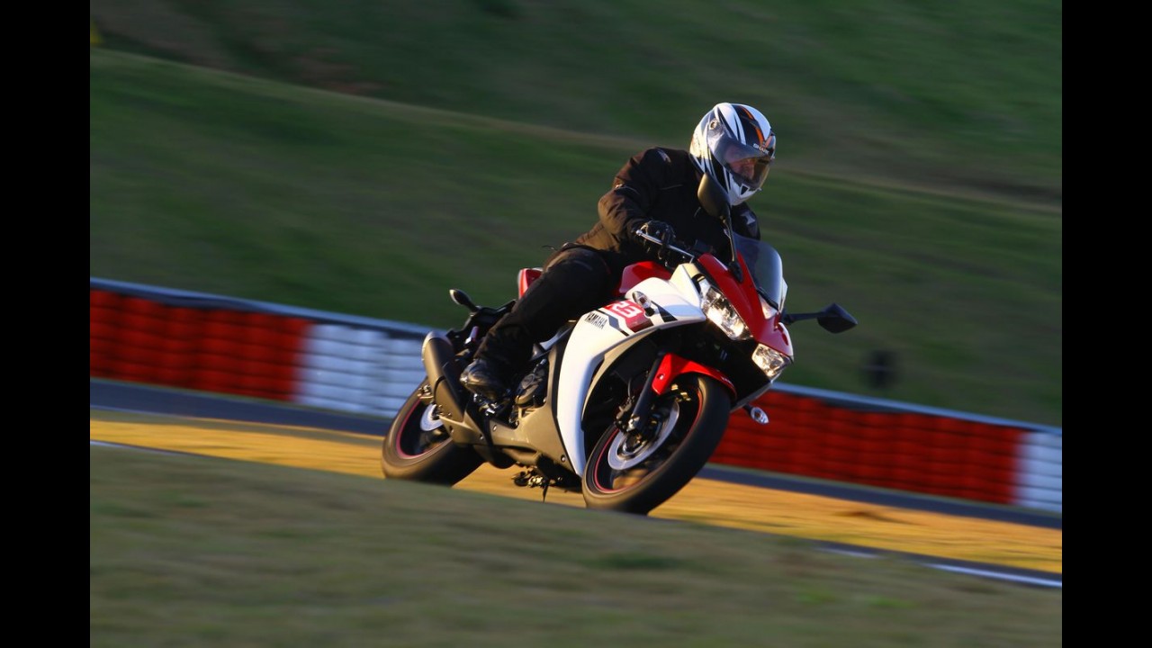 Volta rápida: Yamaha R3 vem infernizar a vida da Ninjinha