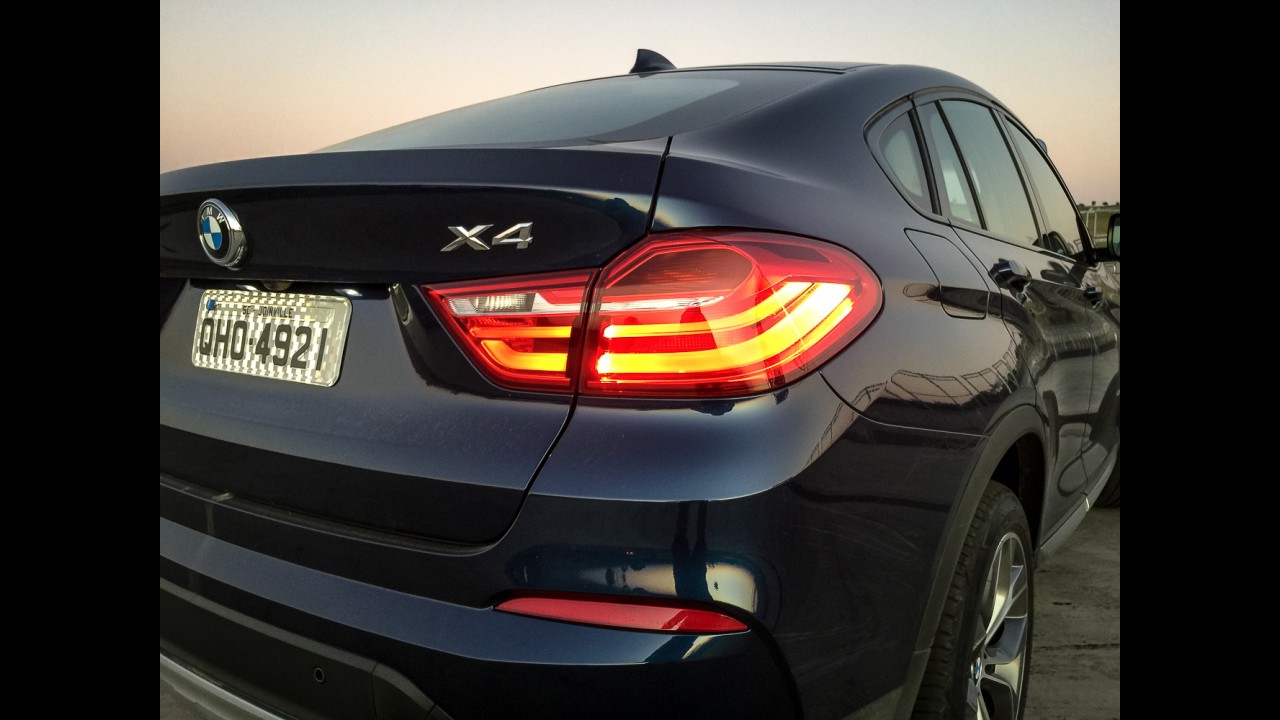 Teste CARPLACE: irmão menor do X6, BMW X4 é antídoto alemão contra Evoque