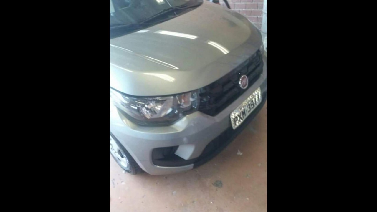 Mais um flagra do Fiat Mobi: versão básica não tem limpador traseiro