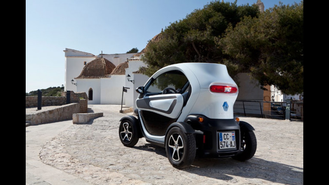 Renault Twizy pode ser guiado por adolescentes de 14 anos na França