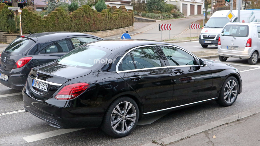 2018 Mercedes C-Class facelift spy photo
