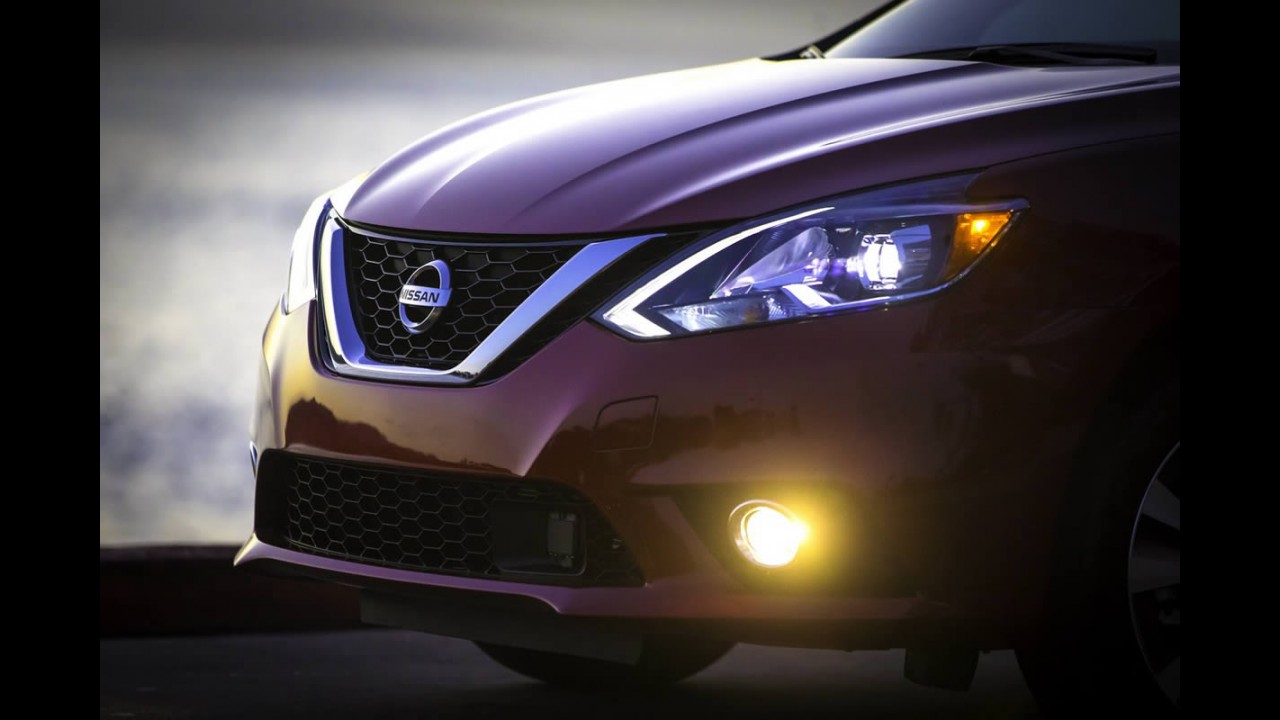 Novo Sentra 2017 já aparece ao lado do Kicks em propaganda da Nissan Brasil