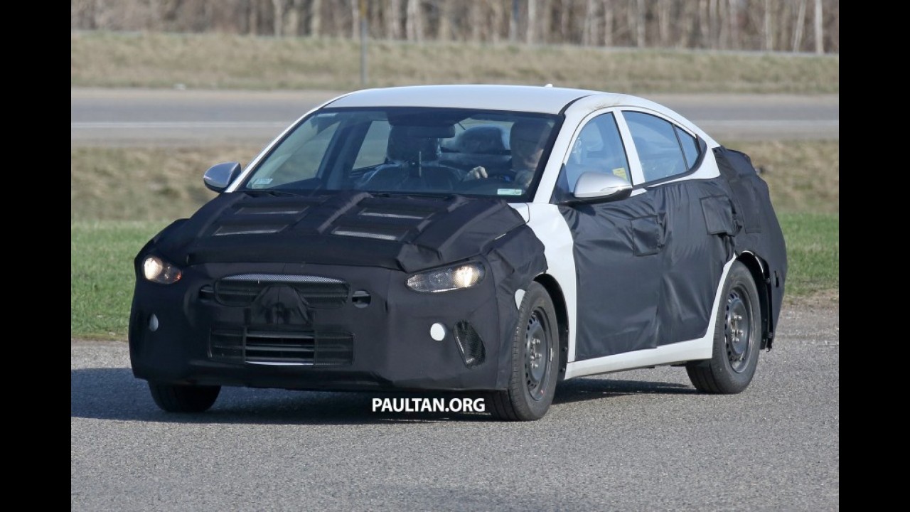 Novo Hyundai Elantra 2016: flagra mostra interior totalmente reformulado