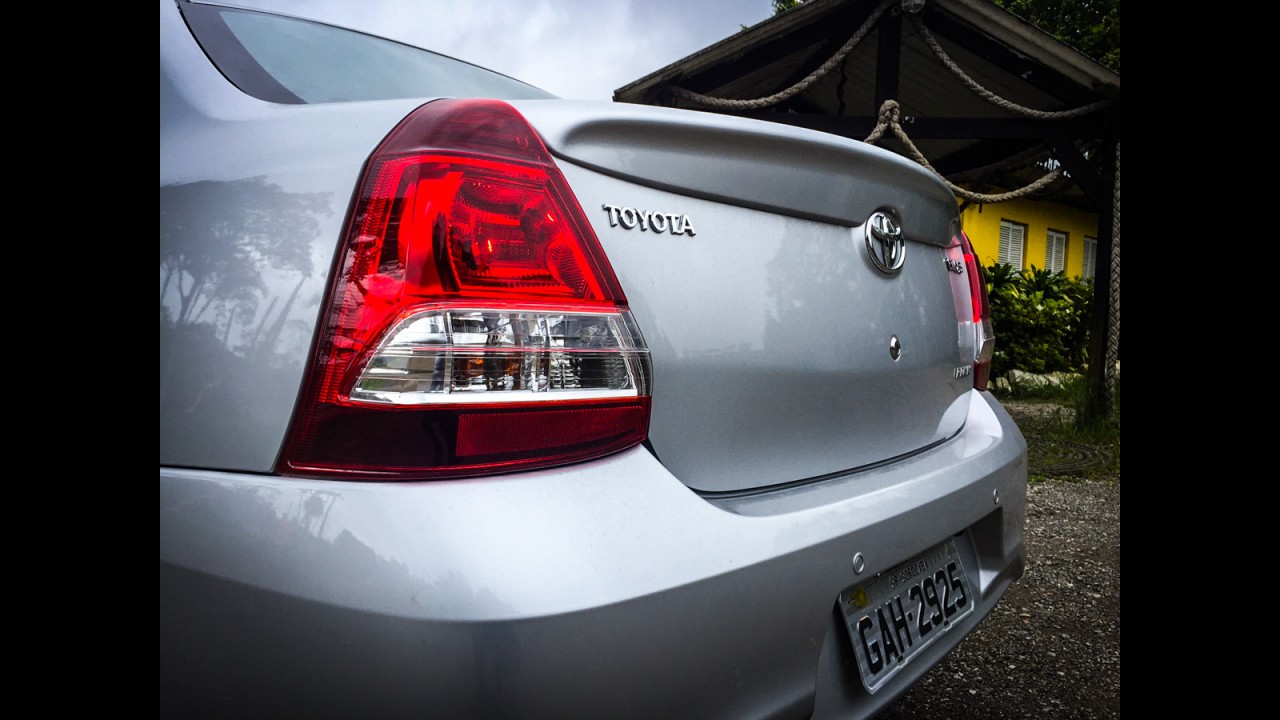 Teste Rápido: Toyota Etios Sedan Platinum não esconde a origem humilde