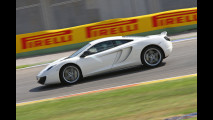 Pirelli P Zero Corsa System, a Valencia con McLaren MP4-12C, Lamborghini Aventador e Porsche 911