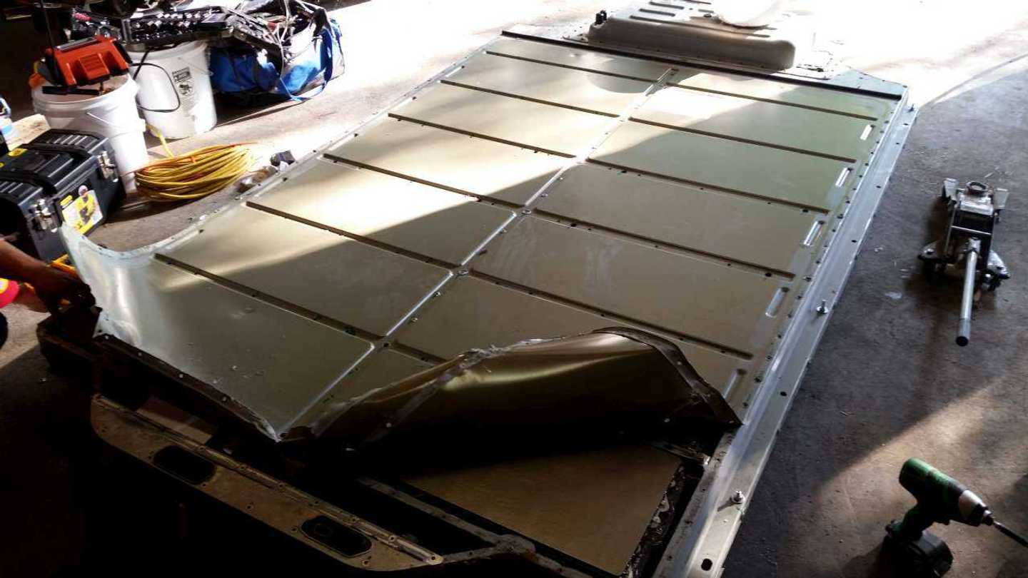 Rare Look Inside A Tesla Model S Battery Pack