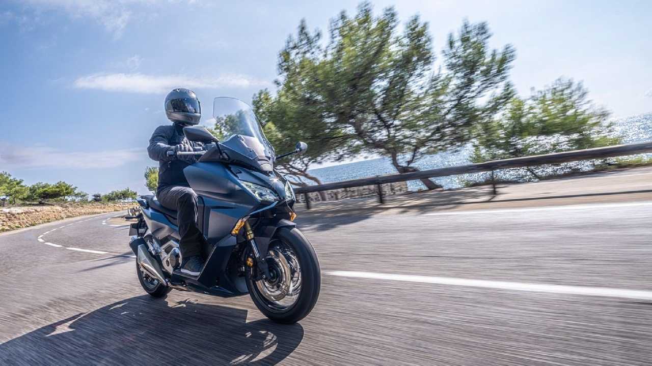 honda_forza_750