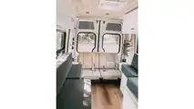 Fugoneta camper Mercedes-Benz Sprinter con tres literas