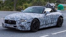2022 Mercedes-AMG SL Plug-In Hybrid Spy Photos 
