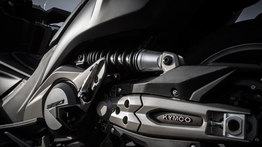 KYMCO AK 550