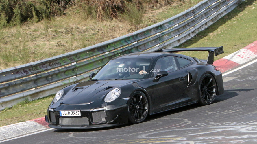 2018 Porsche 911 GT2 casus fotoğrafları
