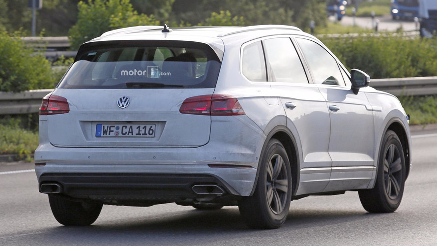 2018 VW Touareg spy photo