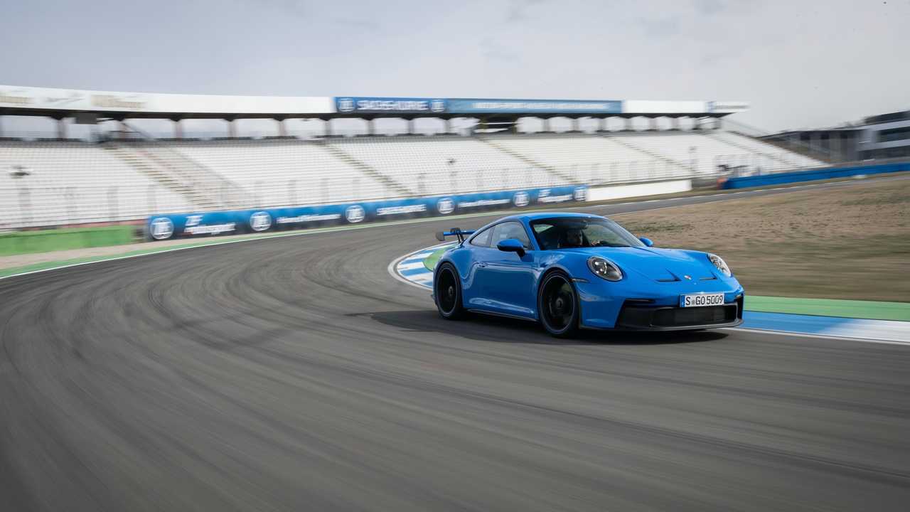 Porsche 911 GT3, i test a 300 all’ora per 5000 km