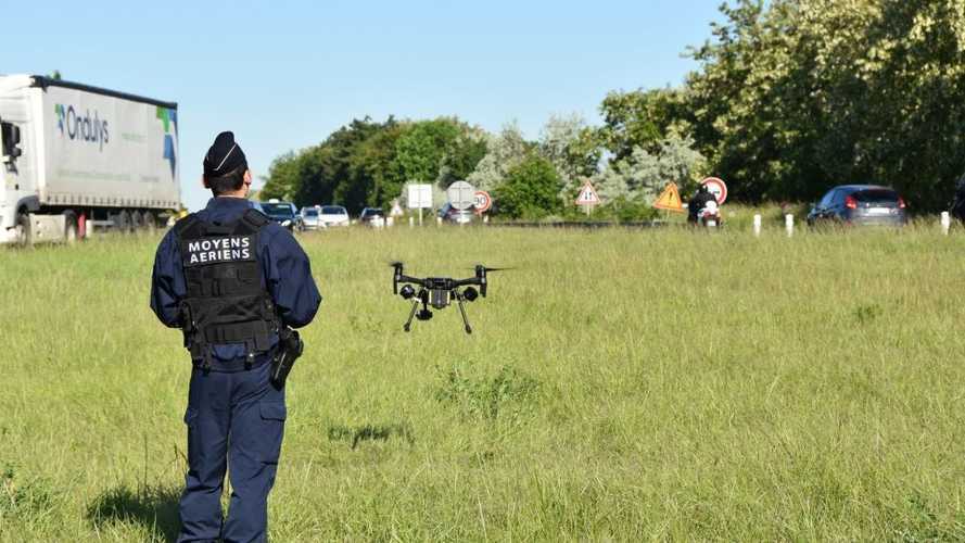 Les CRS utilisent un drone pour verbaliser les motards