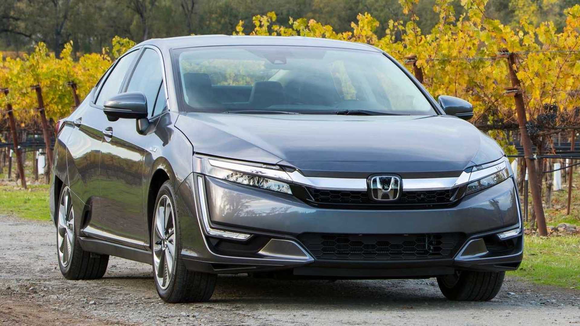 Midsize Car Honda Clarity Plug In Hybrid 4123423 Midsize Car Honda Clarity Plug In