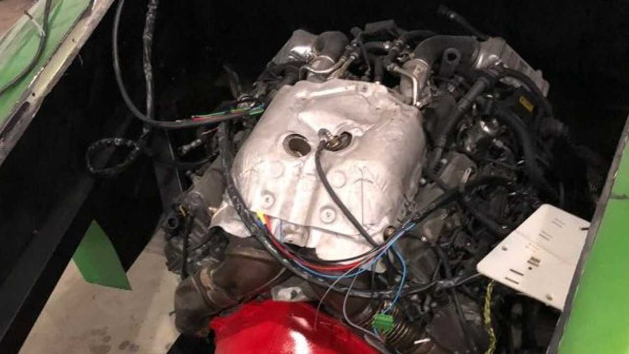 Fábrica clandestina de Ferrari e Lamborghini