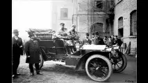 Prinz Heinrich, der Bruder von Wilhelm II. sowie begeisterter Automobilist, war Namensgeber der Prinz-Heinrich-Fernfahrt und Erfinder des Scheibenwischers. Hier ist er anno 1907 in einem Benz 70 PS Triple Phaeton zu sehen.