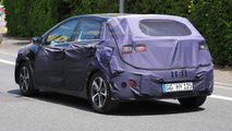 Hyundai i30 facelift spy photo