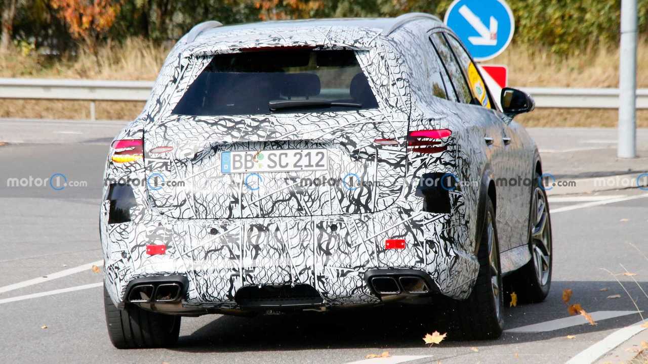 Новый Mercedes-AMG GLC 63, вид сзади