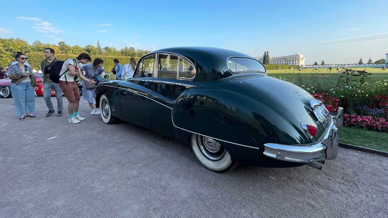 Jaguar Mark IX