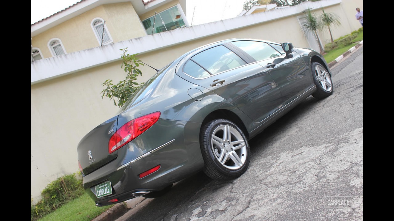 Garagem CARPLACE: Detalhes do visual do Peugeot 408 1.6 THP (Turbo)