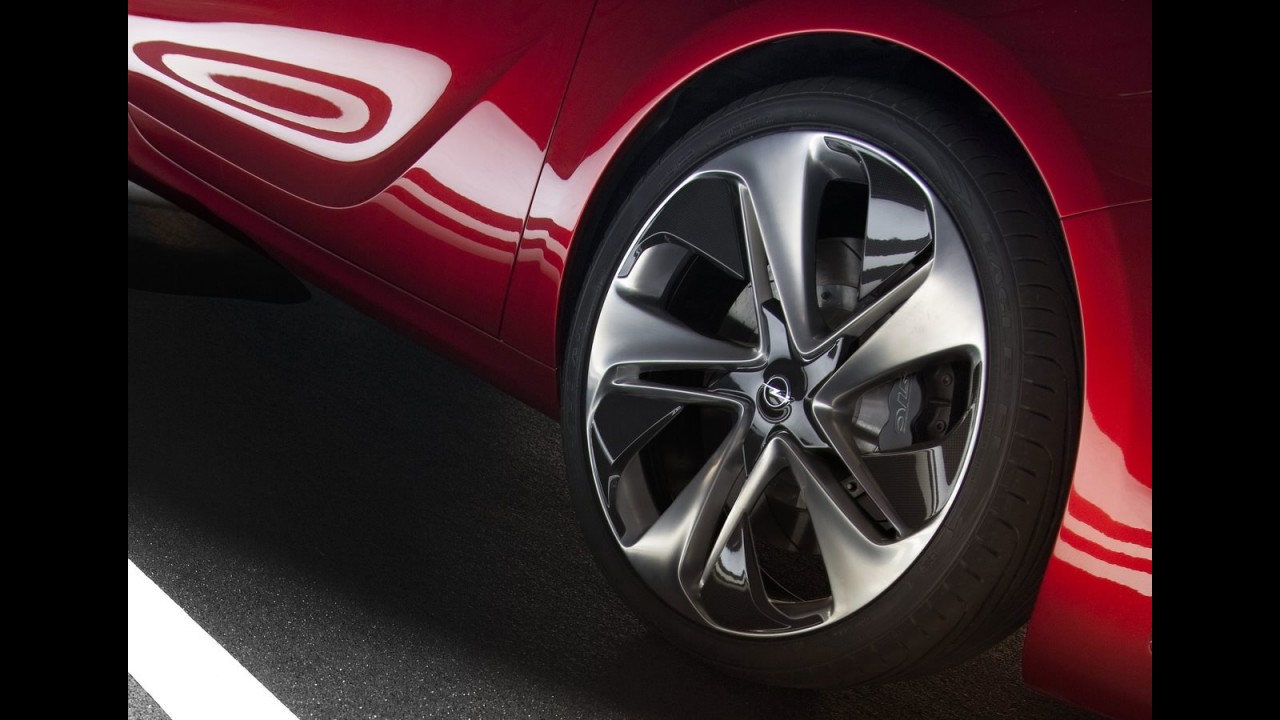 Novo Astra OPC é revelado pelo Opel GTC Paris Concept 2010