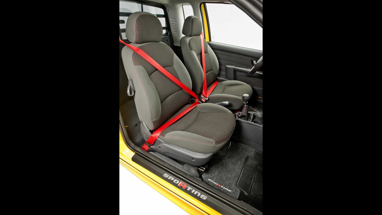 Fiat lança Strada Sporting 1.8 Cabine Estendida por R$ 46.270