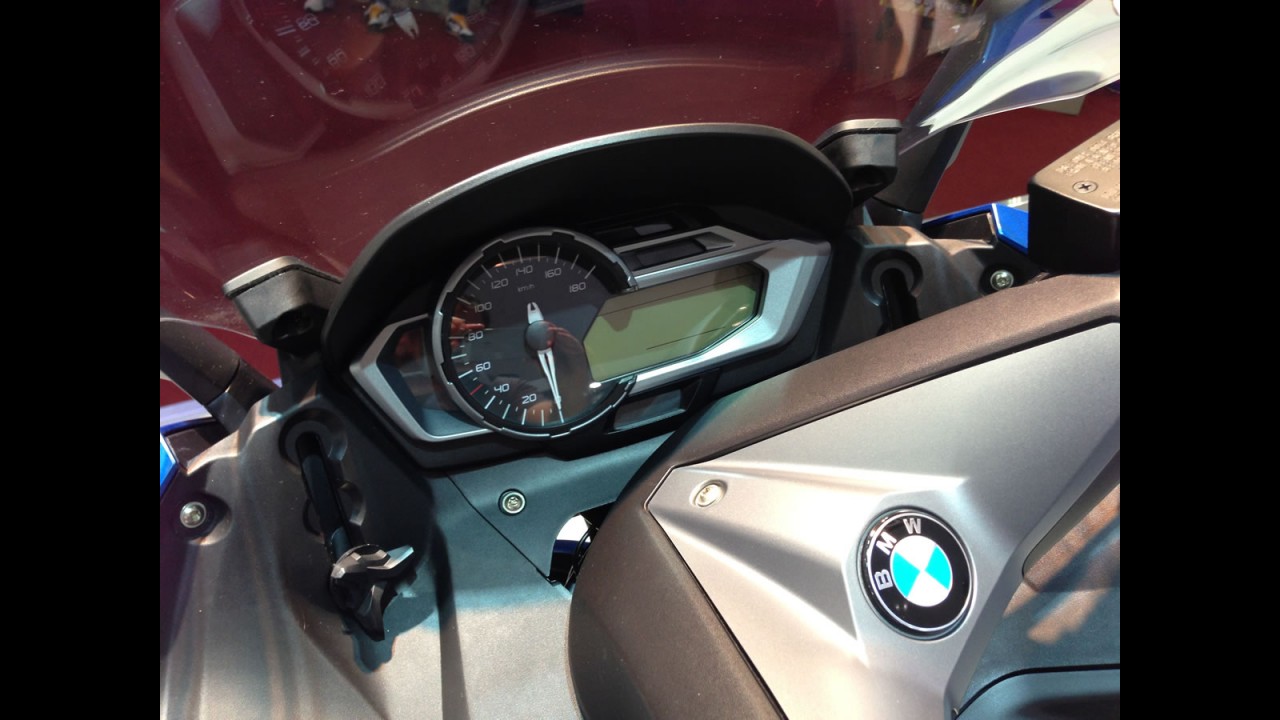 BMW C600 Sport e Yamaha T-Max 530 travarão briga de maxiscooters em 2014