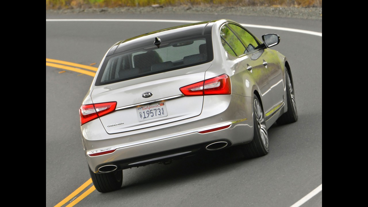 Kia Cadenza 2014 chega com visual renovado e preço de R$ 139.900
