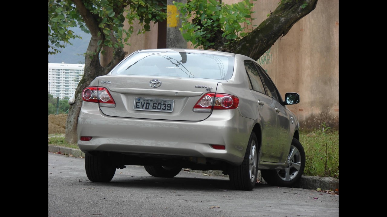Avaliação: Toyota Corolla 1.8 Dual VVTi GLi 2011