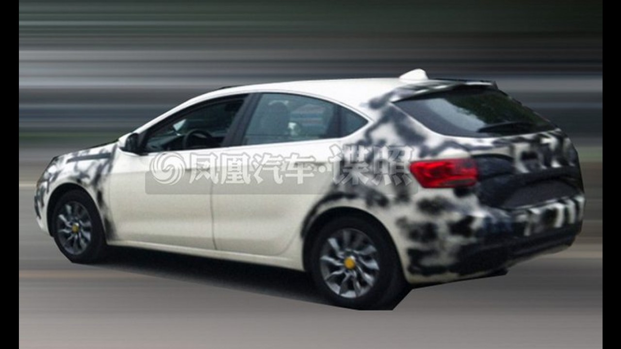 Viaggio hatch é flagrado na China - será mesmo o sucessor do Bravo?