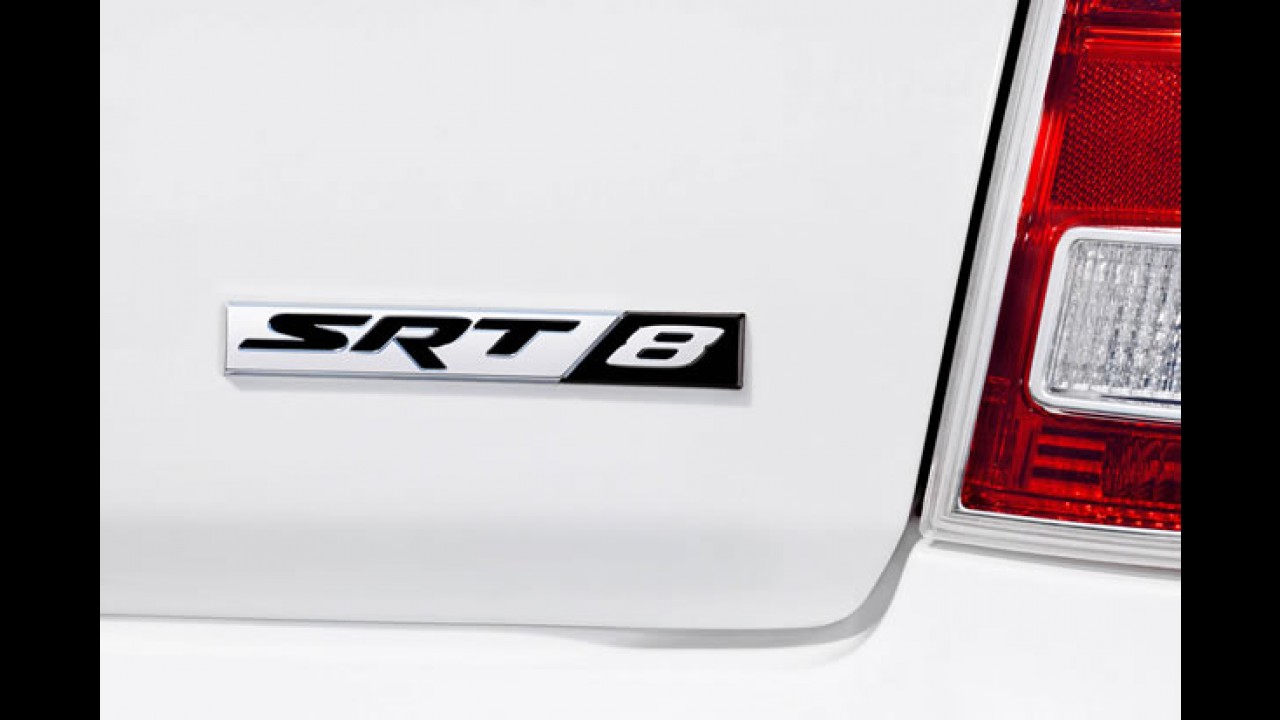 Chrysler apresenta versão esportiva 300 SRT8