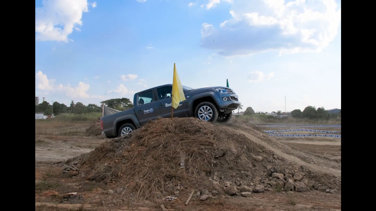 Leitor testa a VW Amarok em circuito Off-Road e conta as impressões - Veja fotos