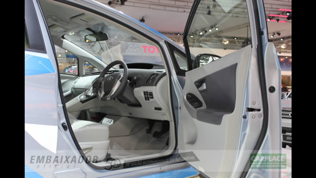 Toyota mostra o Prius Plug-in Hybrid no Salão do Automóvel de São Paulo