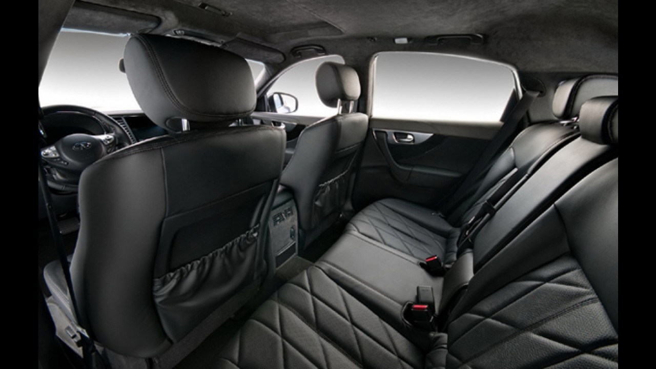 Infiniti EX37 e FX37 ganham pacote de alterações no acabamento interno