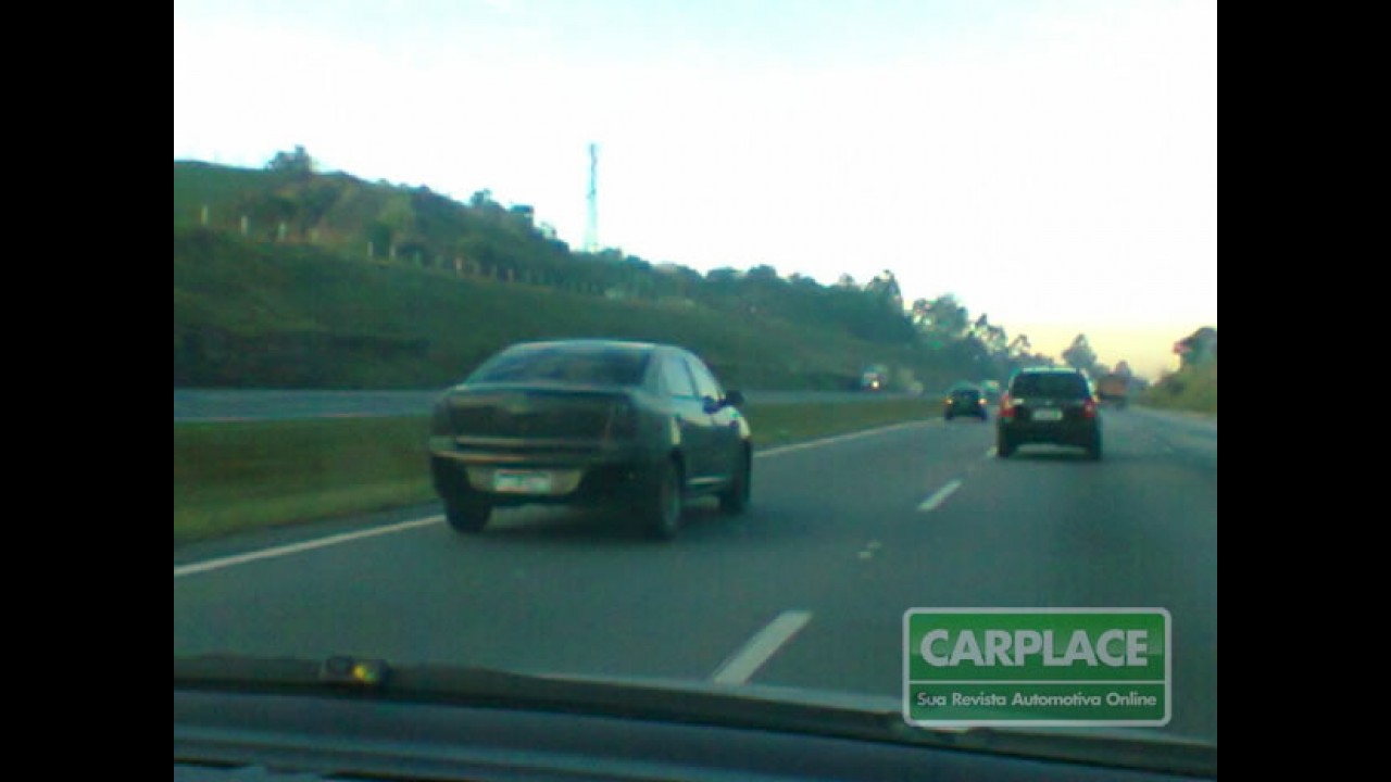 Leitor flagra Novo Chevrolet Cobalt com camuflagem mais leve