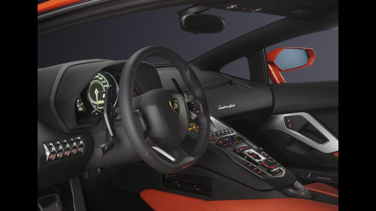 Lamborghini Aventador LP700-4 2012 é revelado oficialmente - Veja fotos em alta resolução