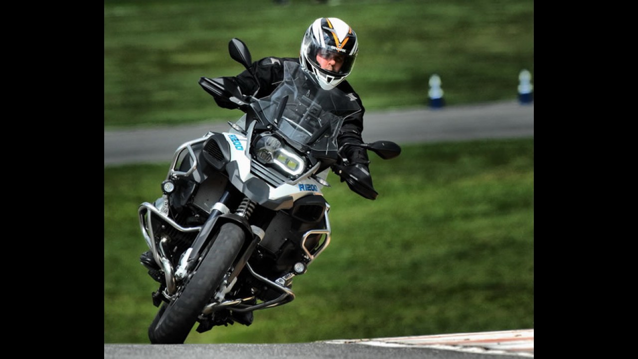 Volta rápida: BMW R1200 GS Adventure, a rainha alemã em versão topa tudo