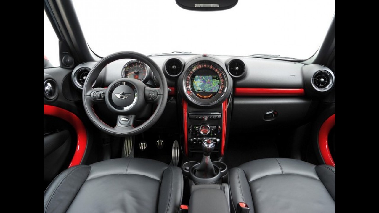 MINI Countryman JCW é revelado: Veja as imagens da versão esportiva