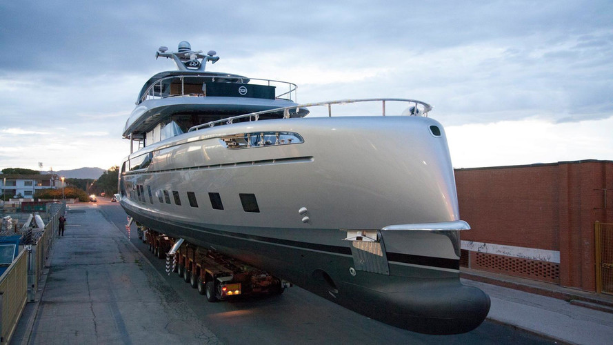 Porsche Design Dynamiq GTT 115 Hybrid superyacht