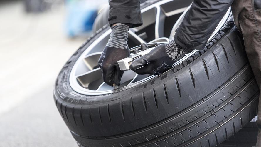 Porsche 911 GT2 RS'in Nürburgring rekorunda Michelin imzası